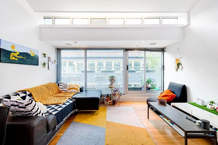 1 Bedroom Apartment To Rent In Bastwick Street, London, EC1V