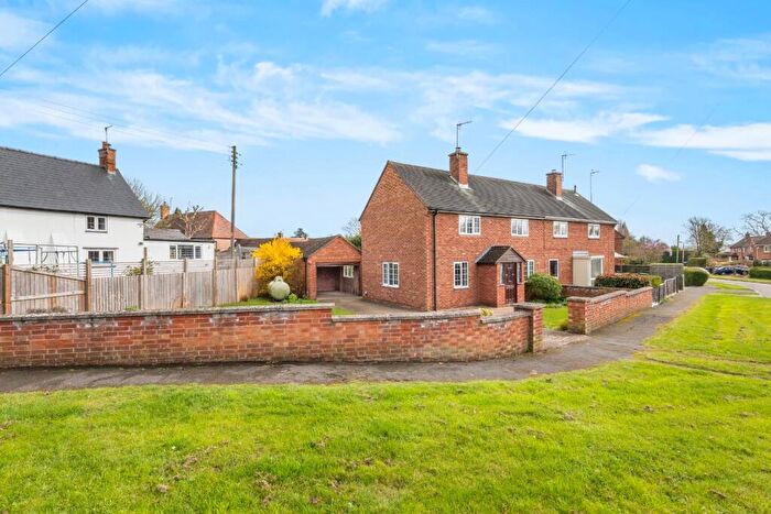 3 Bedroom Property For Sale In St. Giles Road, Gaydon, Warwick, CV35