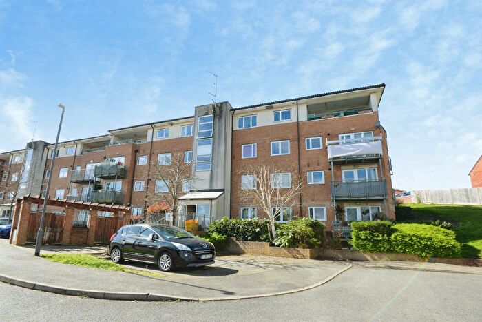 1 Bedroom Flat For Sale In Windrush Drive, High Wycombe, HP13