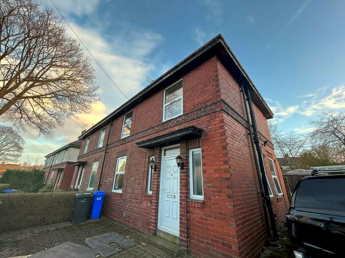 3 Bedroom House To Rent In Meadow Head Avenue, Sheffield, S8