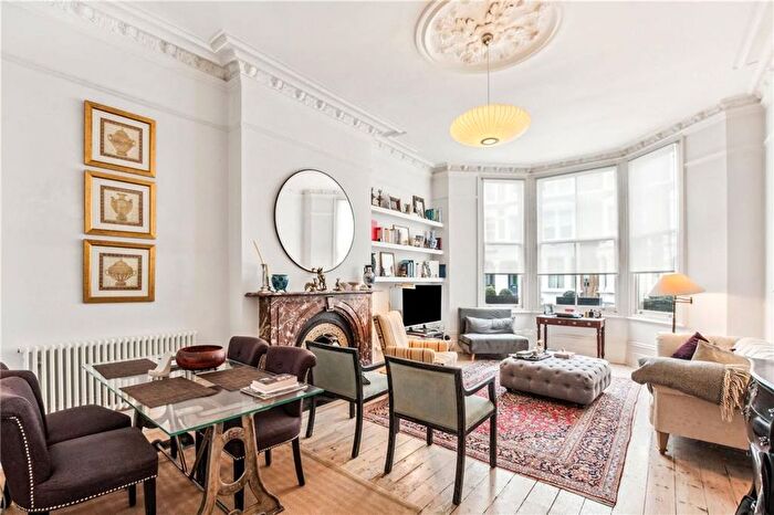 2 Bedroom Flat To Rent In Sinclair Road, London, W14