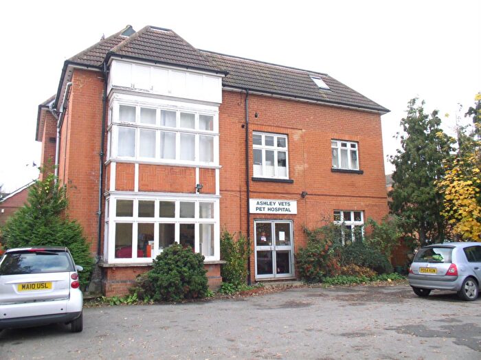 2 Bedroom Flat To Rent In Hersham Road, Walton On Thames, KT12