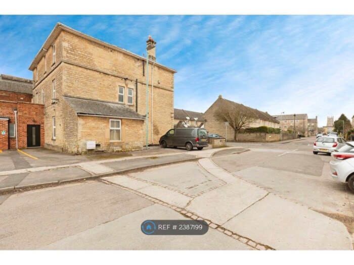1 Bedroom Flat To Rent In The Avenue, Cirencester, GL7