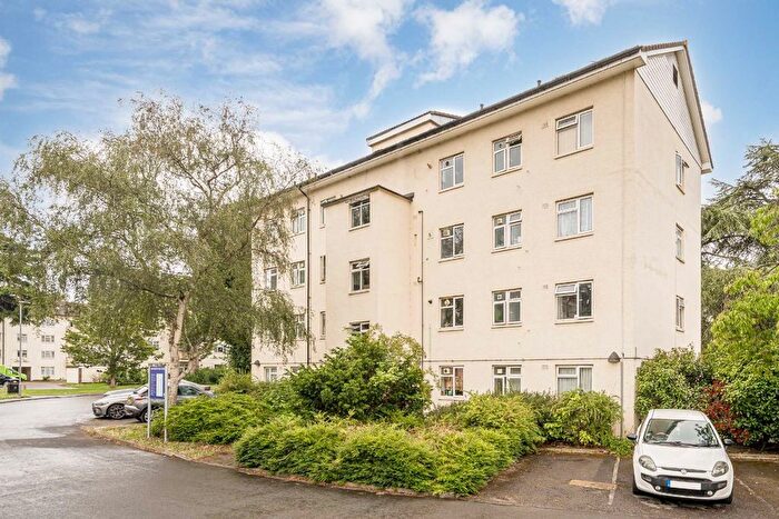 3 Bedroom Flat To Rent In Kingsnympton Park, Kingston Upon Thames, KT2