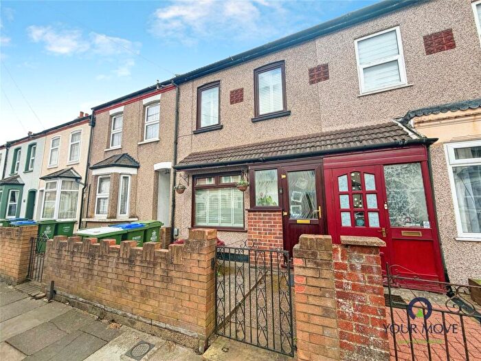 4 Bedroom Terraced House For Sale In Horsa Road, Erith, DA8