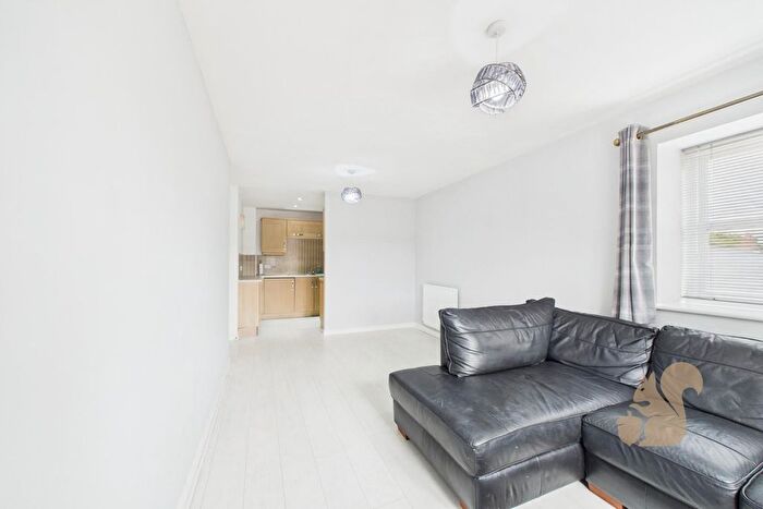 2 Bedroom Flat For Sale In Circular Road South, Colchester, CO2