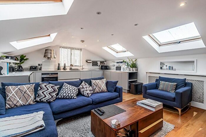 2 Bedroom Apartment For Sale In Balls Pond Road, Islington, London, N1