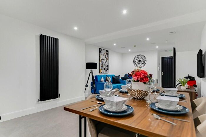 7 Bedroom House To Rent In Picton Road, Liverpool, L15