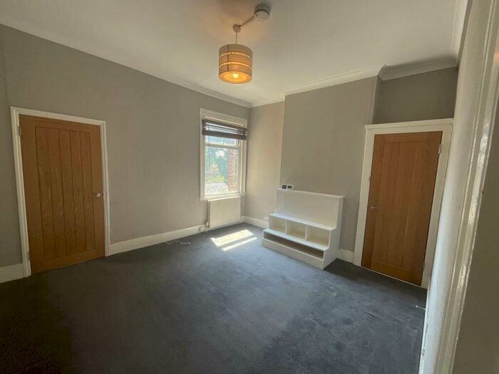1 Bedroom Flat To Rent In Bulwer Road, Leytonstone, London, E11