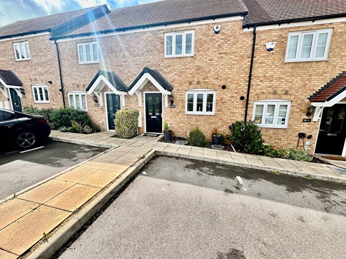 2 Bedroom Semi-Detached House For Sale In Pipit Walk, Hemel Hempstead, Hemel Hempstead, HP3