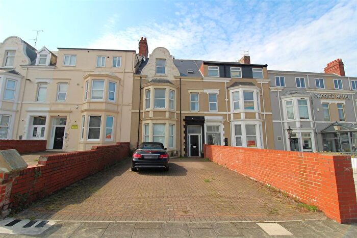 2 Bedroom Flat To Rent In South Parade, Whitley Bay, NE26