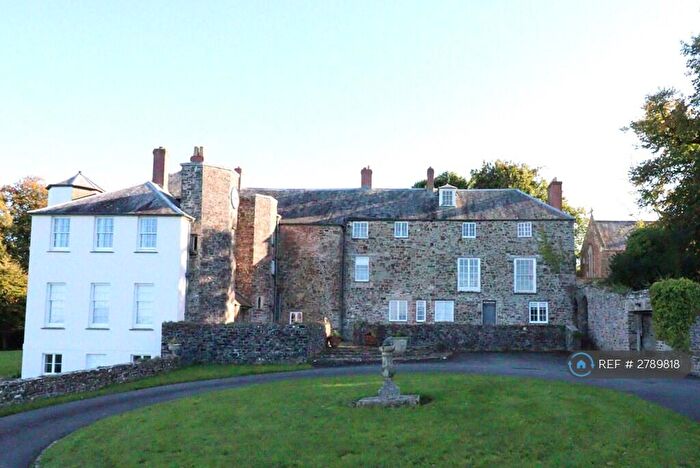 1 Bedroom Flat To Rent In Clovelly Court, Clovelly, Bideford, EX39