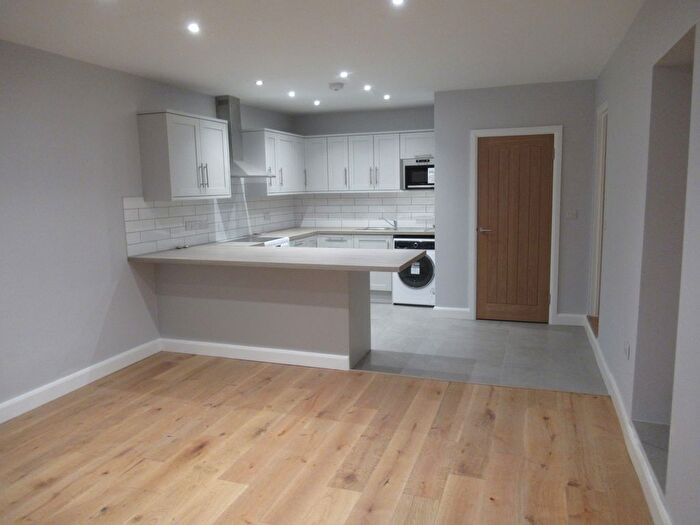 1 Bedroom Flat To Rent In Grange Road, Street, BA16