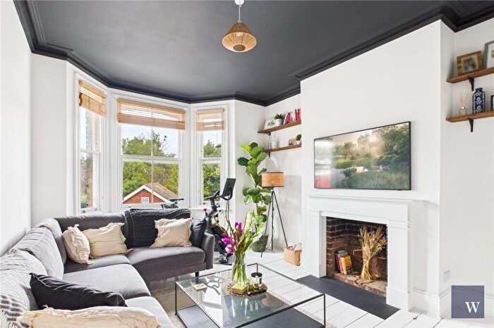 2 Bedroom Apartment For Sale In Thurlow Hill, London, SE21