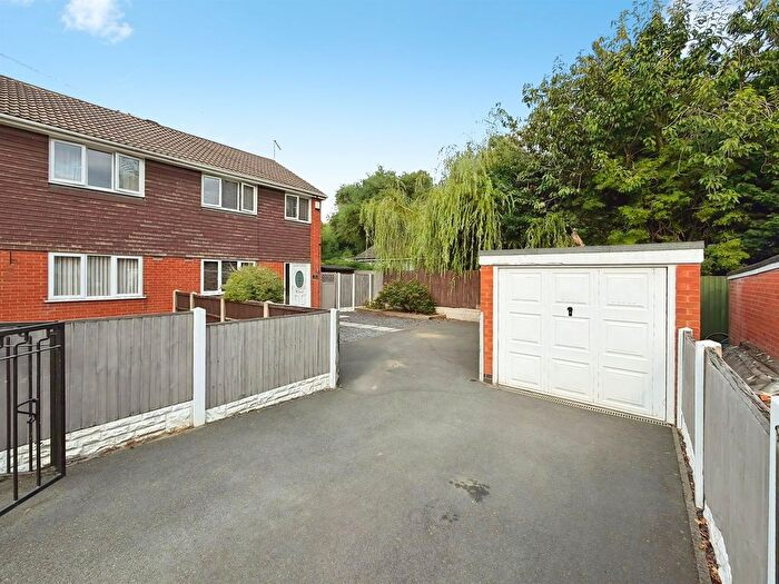 3 Bedroom Semi-Detached House For Sale In Cromwell Avenue, Ilkeston, DE7