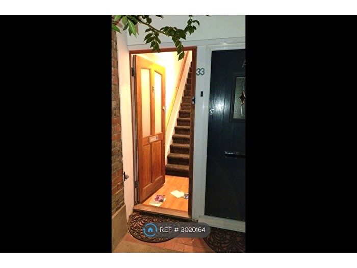 1 Bedroom Flat To Rent In Landseer Road, Enfield, EN1