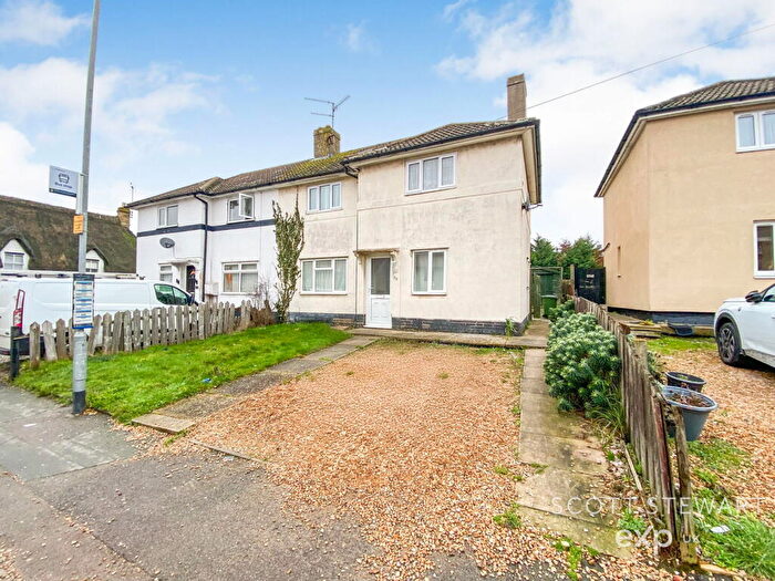 3 Bedroom Semi Detached House For Sale In South Street, Stanground, Peterborough, PE2