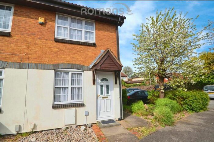 1 Bedroom Semi-Detached House To Rent In Peel Court, Slough, SL1