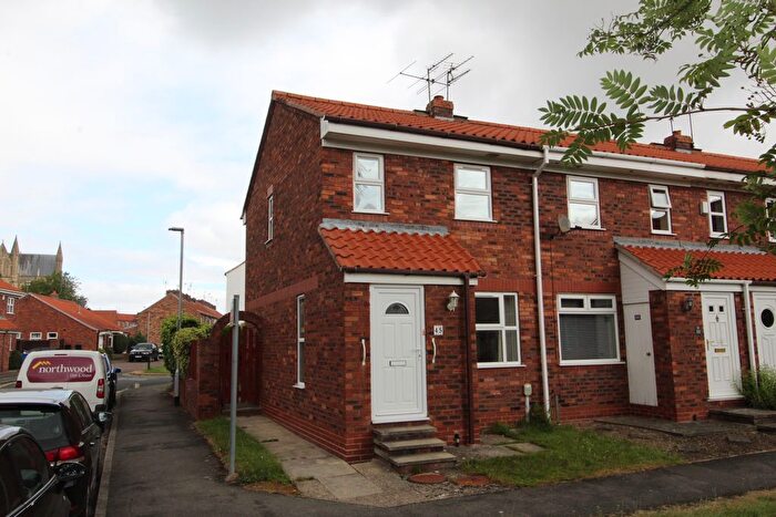 2 Bedroom End Of Terrace House To Rent In Minster Avenue, Beverley, HU17