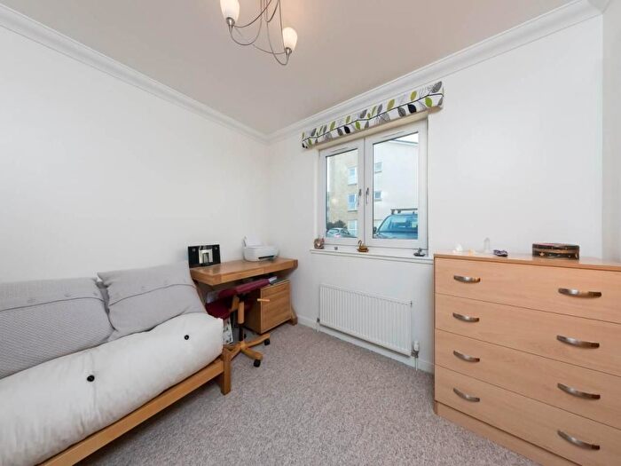 2 Bedroom Flat To Rent In Monart Road, Perth, PH1