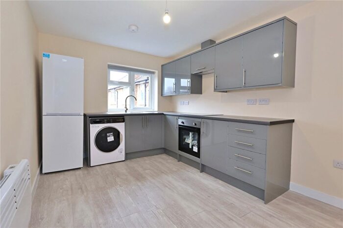 2 Bedroom Flat To Rent In Walton Road, Woking, Surrey, GU21