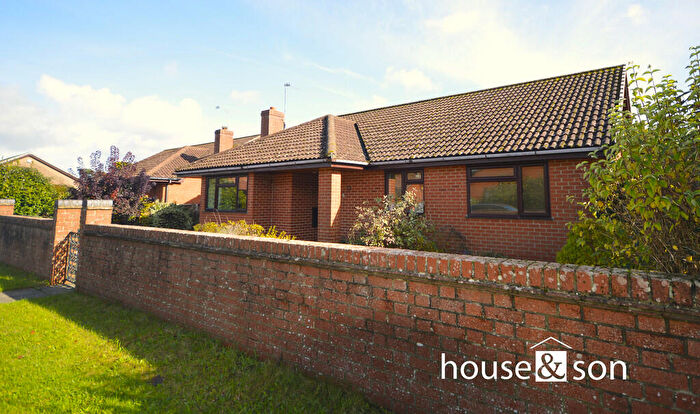 3 Bedroom Detached Bungalow To Rent In Millhams Drive, Kinson, BH10
