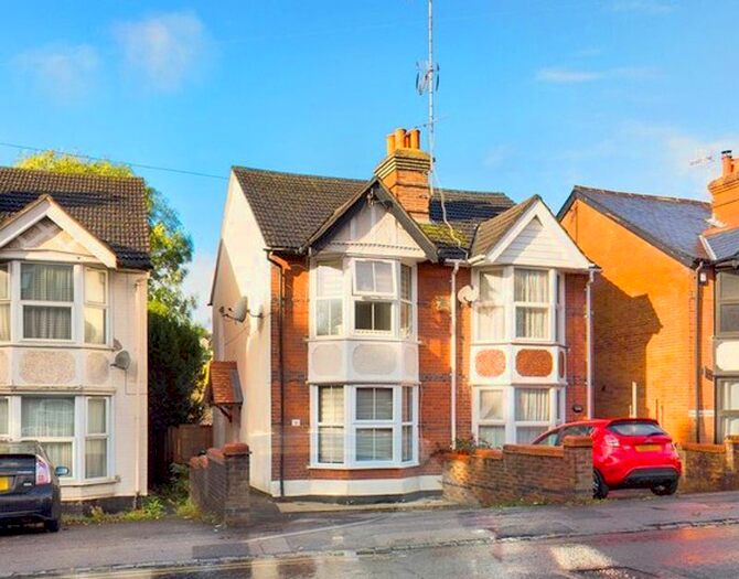 2 Bedroom Semi-Detached House To Rent In Hughenden Road, High Wycombe HP13