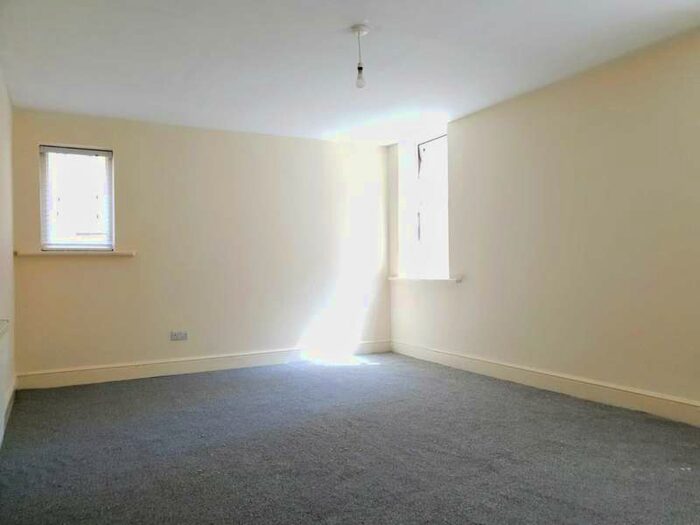 3 Bedroom Flat To Rent In Coronation Street, Blackpool, FY1