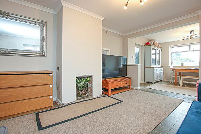 3 Bedroom Detached Bungalow For Sale In Melrose Gardens, Newmarket, CB8