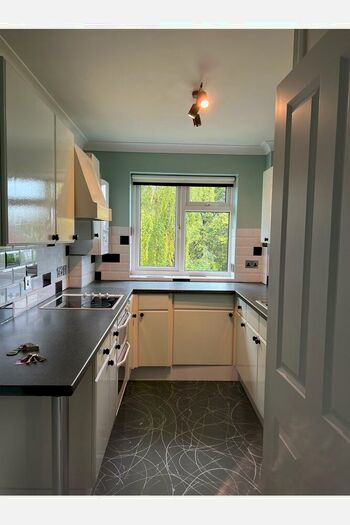 1 Bedroom Flat To Rent In Harris Close, Enfield, EN2