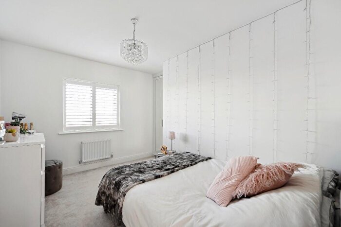 5 Bedroom Detached House For Sale In Station Road, Goldsborough, Knareabororugh, HG5
