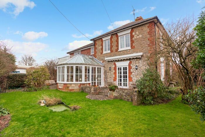 4 Bedroom Detached House For Sale In Honeystreet, Pewsey, SN9