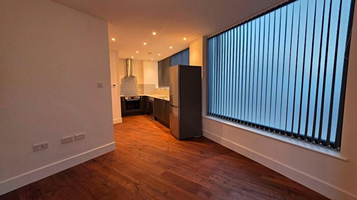 2 Bedroom Flat To Rent In Flat, Green Lane, London, SW16
