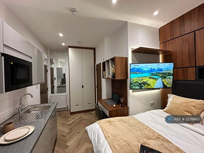 Studio To Rent In Deluxe, Derby, DE1