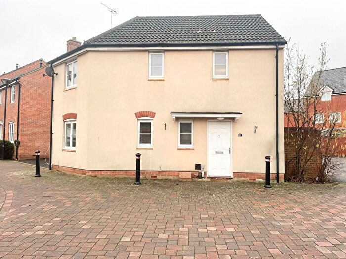 3 Bedroom Detached House To Rent In Greenwood Grove, Swindon, SN25
