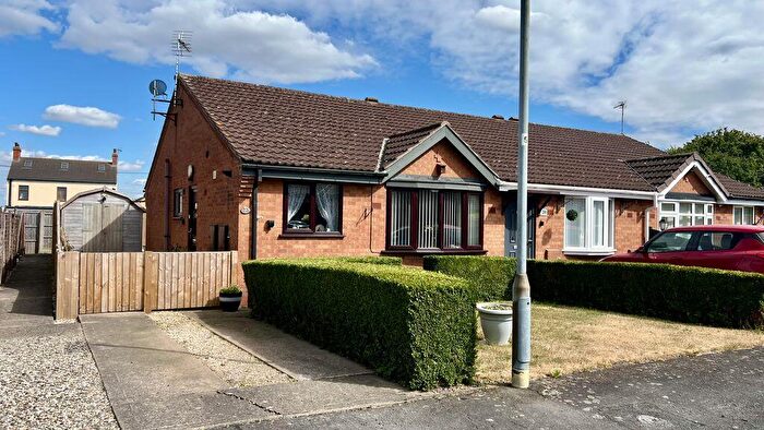 2 Bedroom Bungalow For Sale In Farm Close, Gunness, DN15