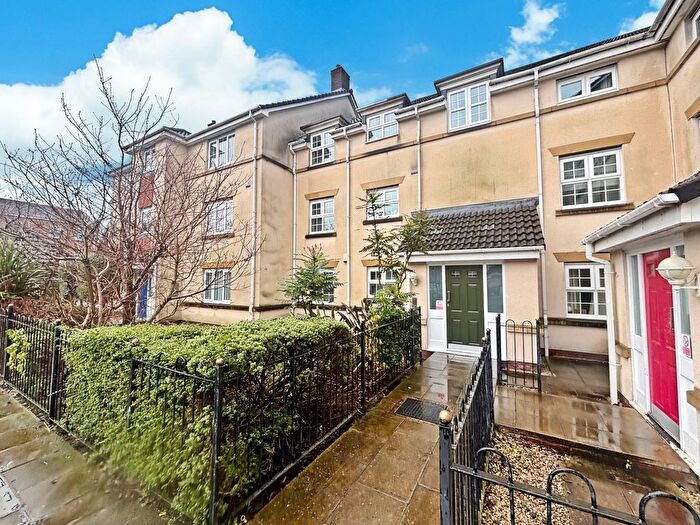 2 Bedroom Flat To Rent In Cravenwood Rise, Westhoughton, BL5