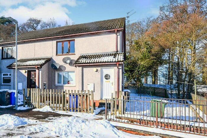 2 Bedroom Flat To Rent In Parkside Court, Plean, Stirling FK7