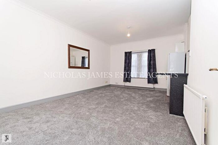 2 Bedroom Flat To Rent In Seven Sisters Road, London, N4