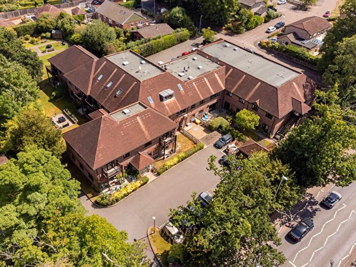 2 Bedroom Flat For Sale In London Road, East Grinstead, RH19