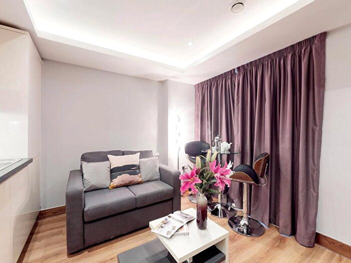 Apartment To Rent In Apt, Oasis Residence #, LS2