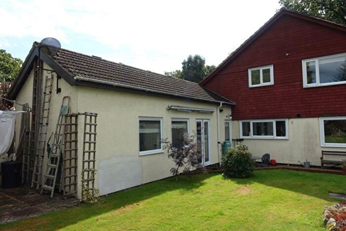 1 Bedroom Flat To Rent In Crawley, West Sussex, RH10