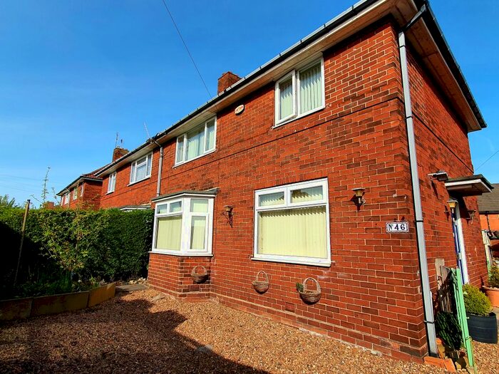 3 Bedroom Semi-Detached House To Rent In Ironwood Approach, Leeds, LS14