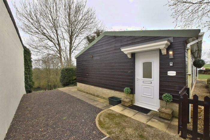 1 Bedroom Bungalow To Rent In Charlton Court, Radstock, BA3