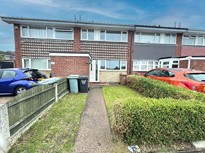 3 Bedroom Town House For Sale In Hillcrest Gardens, Willenhall, WV12