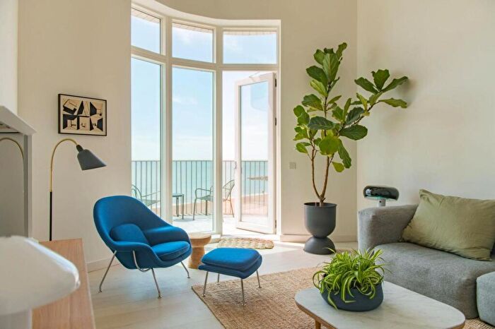 4 Bedroom Town House For Sale In Shoreline Crescent, Folkestone, CT20
