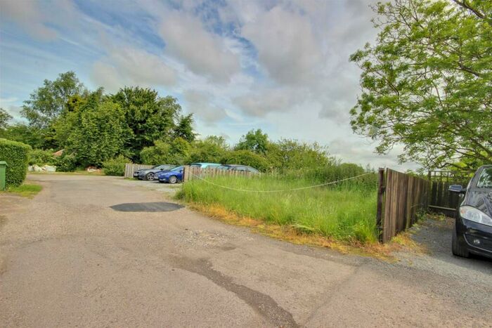 2 Bedroom Semi-Detached Bungalow For Sale In Hull Road, Woodmansey, Beverley, HU17