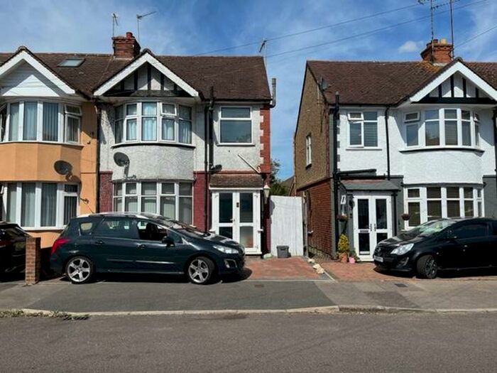 3 Bedroom End Of Terrace House To Rent In Britannia Avenue, Luton, Bedfordshire, LU3