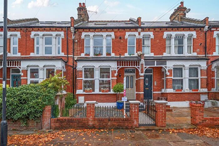 2 Bedroom Maisonette For Sale In Hardwicke Road, London, N13