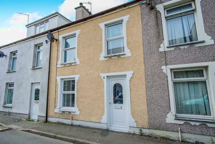 3 Bedroom House To Rent In Cybi Place, LL65